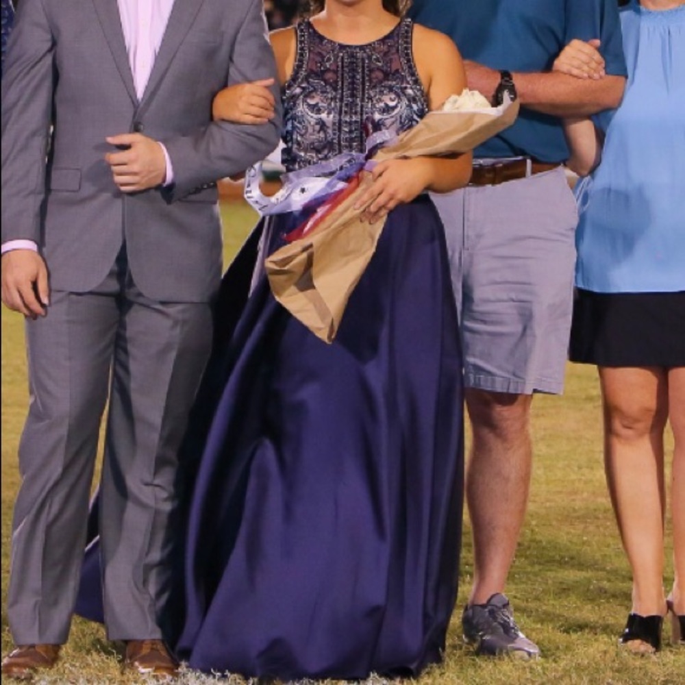 Navy, floor length banquet dress!